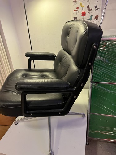 Vitra eames lobby chair 104 - lobby,